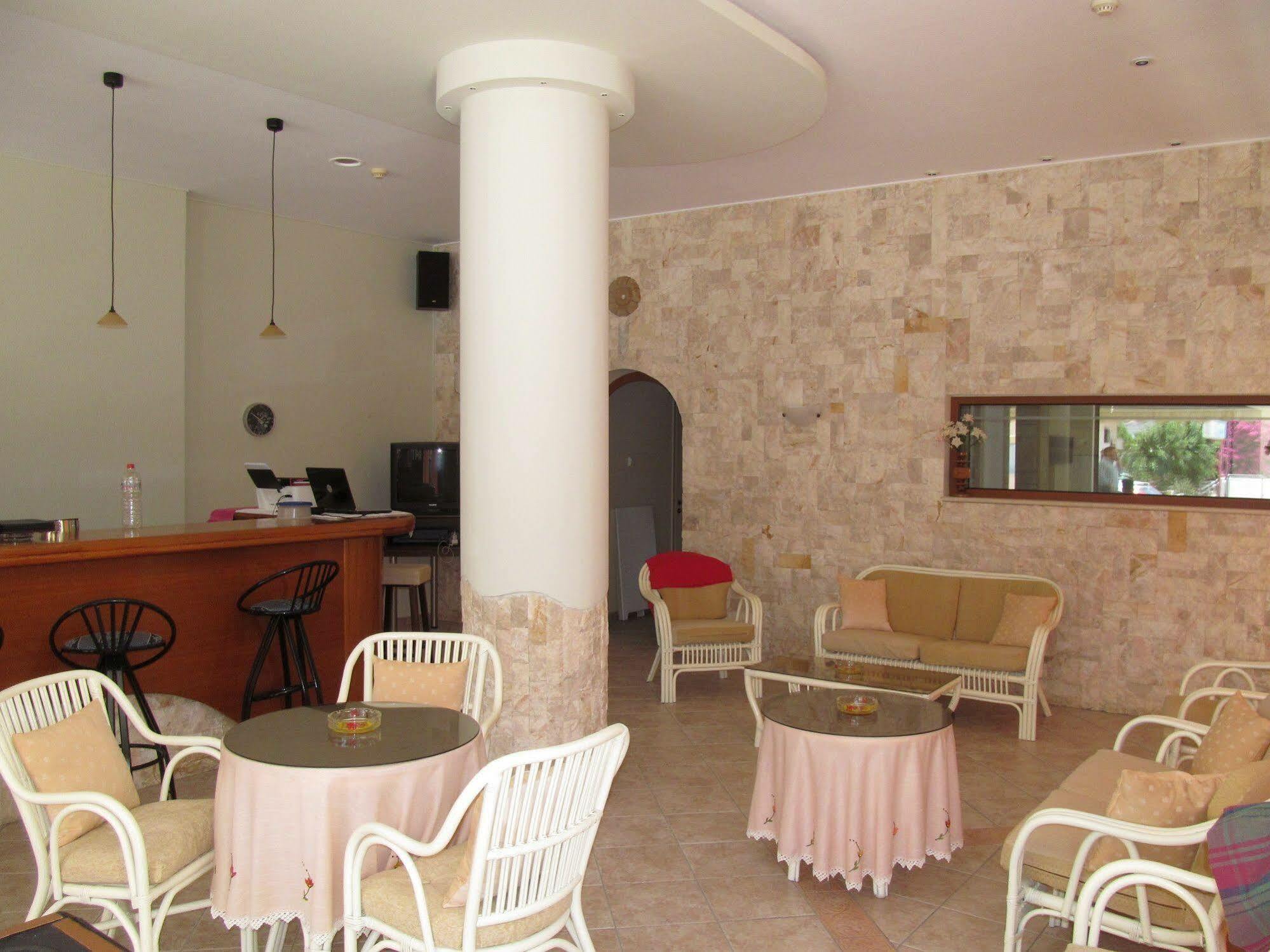 Arkadi Apartments Malia Esterno foto